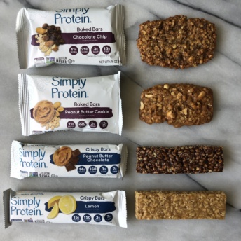 Gluten-free baked bars and crispy bars by SimplyProtein