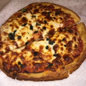 Gluten-free cheese pizza from Bistango
