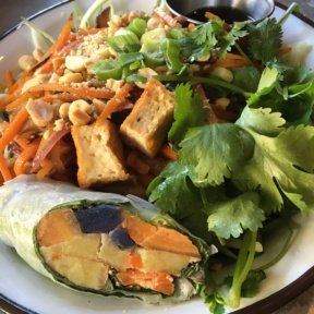 Gluten-free salad from BoCaphe
