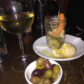 Gluten-free olives and pickled veggies from Casellula