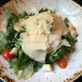 Gluten-free salad with parmesan from Felice