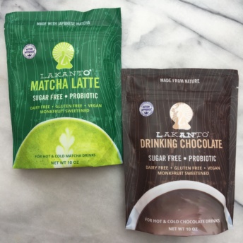 Matcha latte and drinking chocolate by Lakanto
