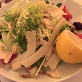 Gluten-free salad from Mamo