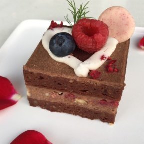 Gluten-free sugar free cake from Pomegranate