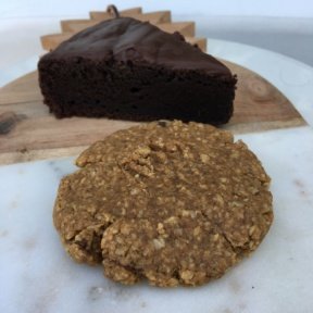 Gluten-free cookie and cake from Rawberri