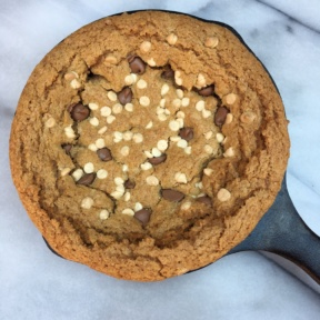White and milk chocolate chip cookie skillet