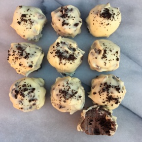 Delicious Chocolate Vanilla Creme Cookie Truffles