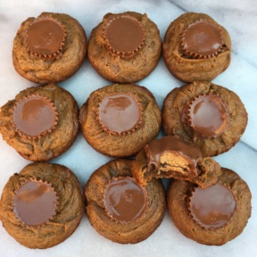 10 Peanut Butter Cup Cookies