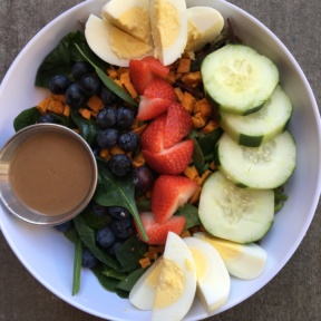 Gluten-free salad with berries from Granola Bar