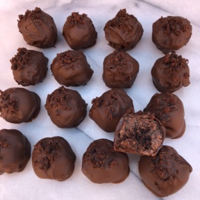17 paleo Brownie Truffles