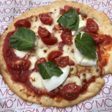 Gluten-free margherita pizza from Ribalta Mo