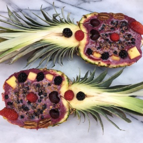 Gluten-free Smoothie in Pineapple Boats