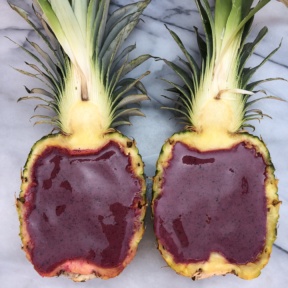 Gluten-free vegan Smoothie in Pineapple Boats