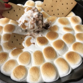 Yummy Peanut Butter Cup S'mores Skillet Dip