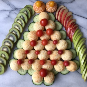 Gluten-free Brazilian cheese bread Christmas tree