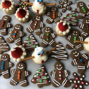 Gluten-free gingerbread cookies and cupcakes