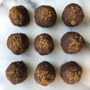 Nine gluten-free Gingerbread Truffles