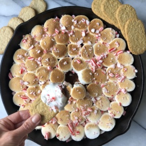 Delicious Peppermint S'mores Skillet Dip