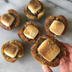 Ready to eat S'mores Apple Cups