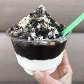 Gluten-free sundae with Oreo cheesecake bites from Heibeck's Stand