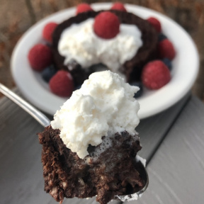 This Easy 3-Ingredient Oreo Cake Can Be Made in the Microwave