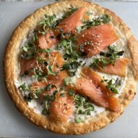 ready to dig into gluten-free smoked salmon brunch pizza