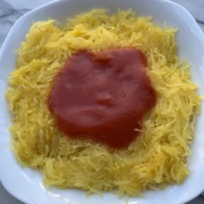 Gluten-free spaghetti squash with tomato sauce