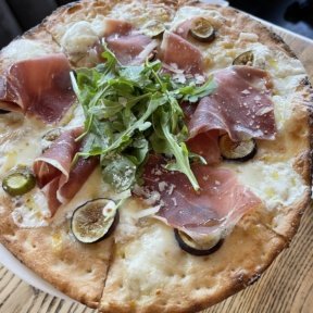 Gluten-free pizza from Table 104