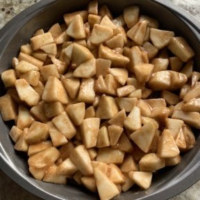 Making apples for Apple Crumble