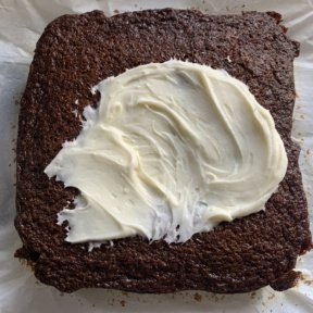 Frosting Gingerbread Cake with Cream Cheese Frosting