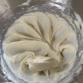 Making gluten-free cream cheese frosting
