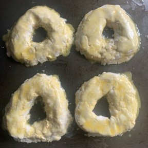 Added egg wash to Gluten Free Bagels