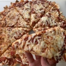 Gluten-free Healthy Pizza made with just a few ingredients!